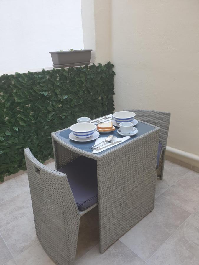 Modern Apartment In Central Bugibba St. Paul's Bay Buitenkant foto