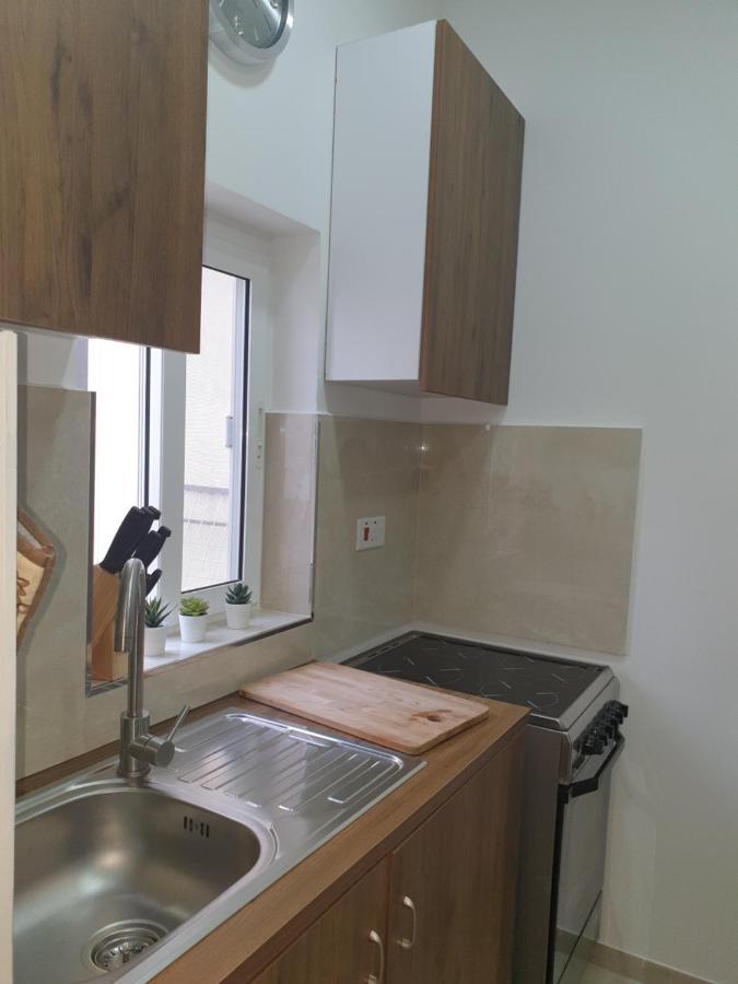 Modern Apartment In Central Bugibba St. Paul's Bay Buitenkant foto