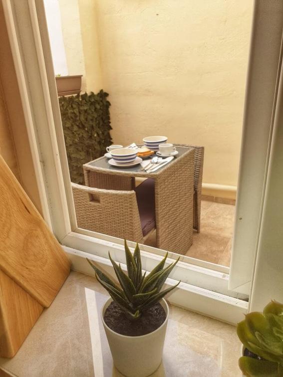 Modern Apartment In Central Bugibba St. Paul's Bay Buitenkant foto